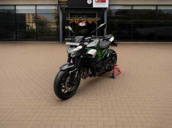 KAWAZAKI Z650