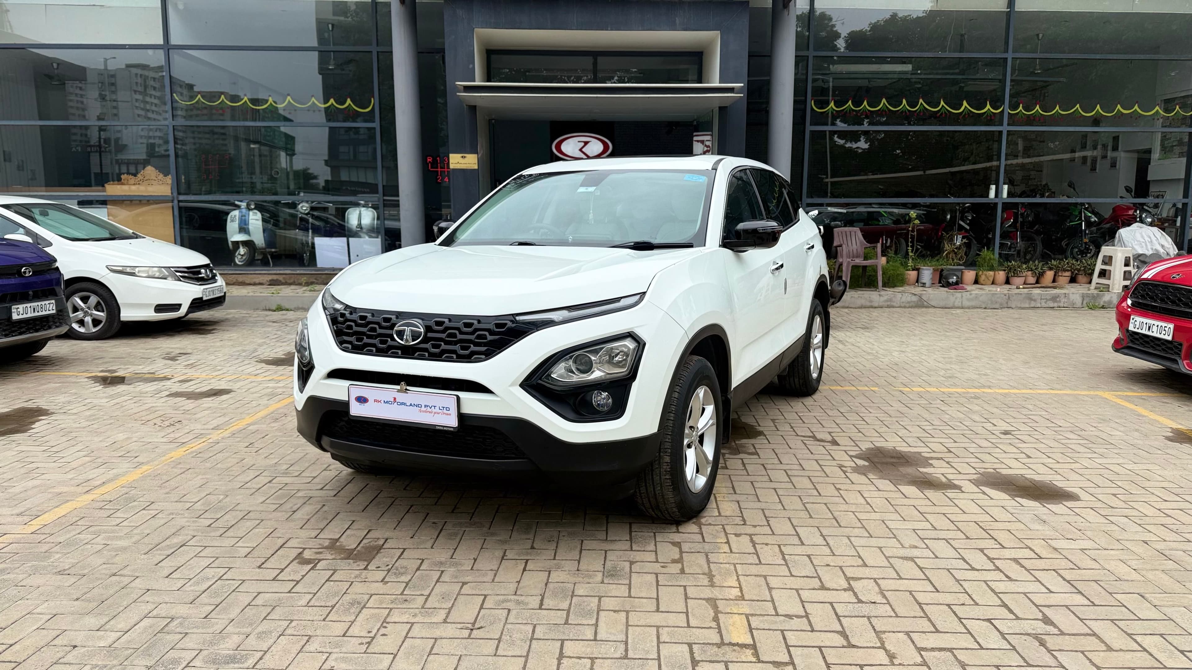 TATA HARRIER — photo 1