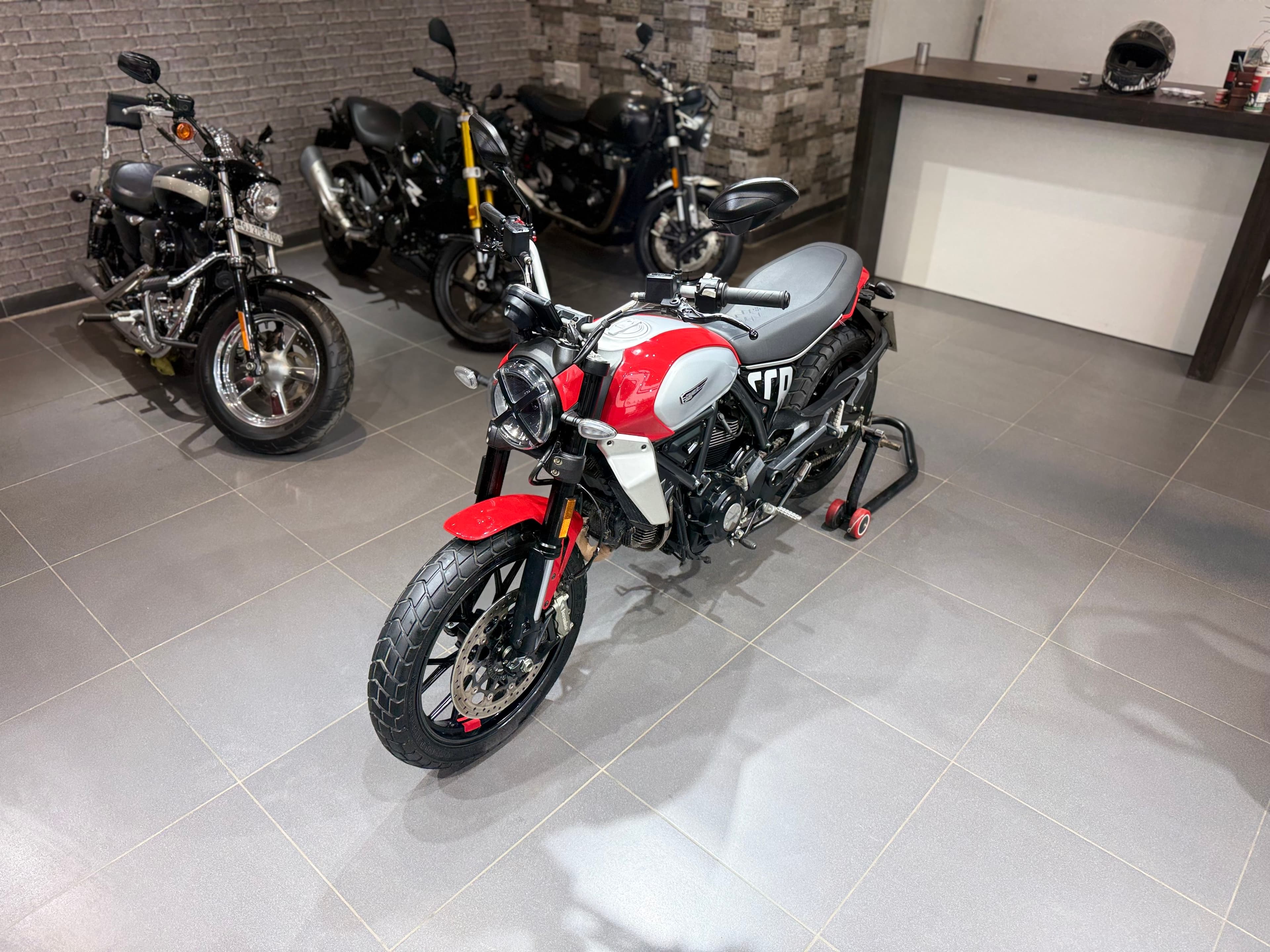 DUCATI SCRAMBLER ICON — photo 1